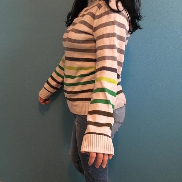 Authentic Calvin Klein sweater - Picture 3 of 4